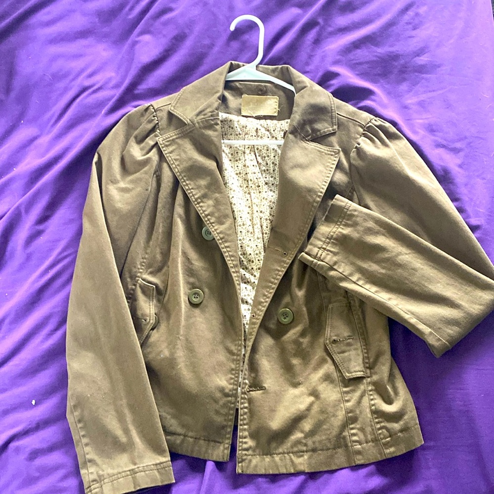 Women’s LG Buffalo brand dress jacket. Buttons to close. 2 pockets both sides.